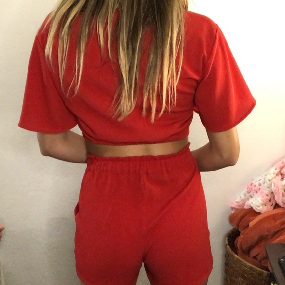🔆All red two piece - Picture 2 of 3